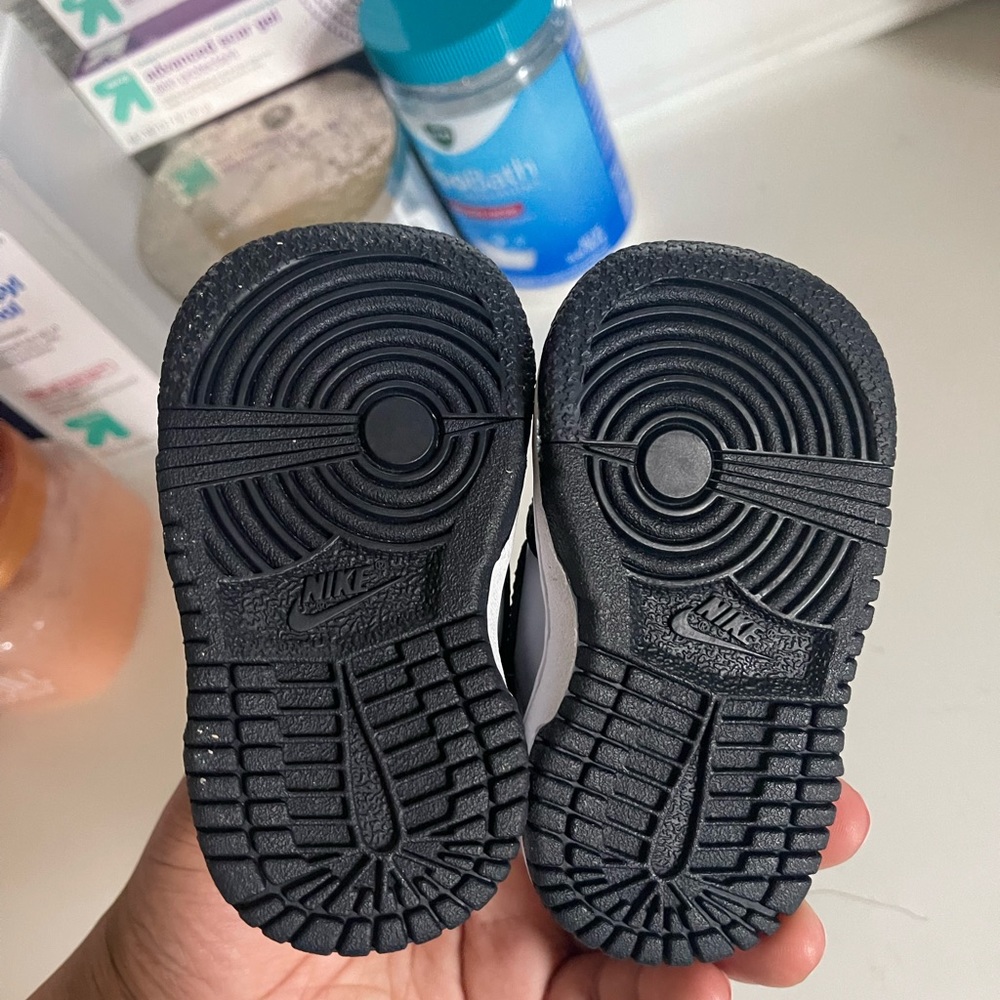 Jordan dunks - Picture 3 of 4